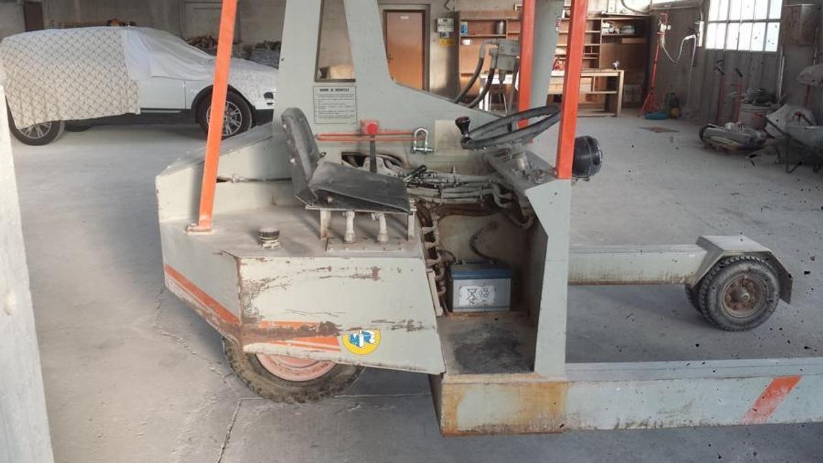 Usato M8236 - Muletto con braccio telescopico 2,5 ton