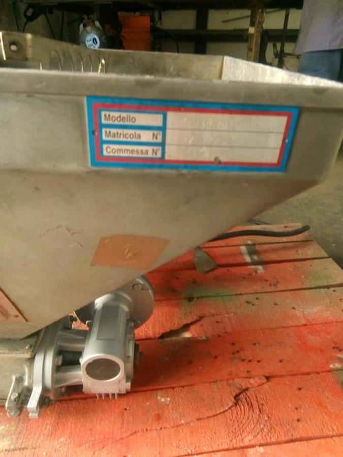 Usato M 8211 Dosatore volumetrico CACCIA