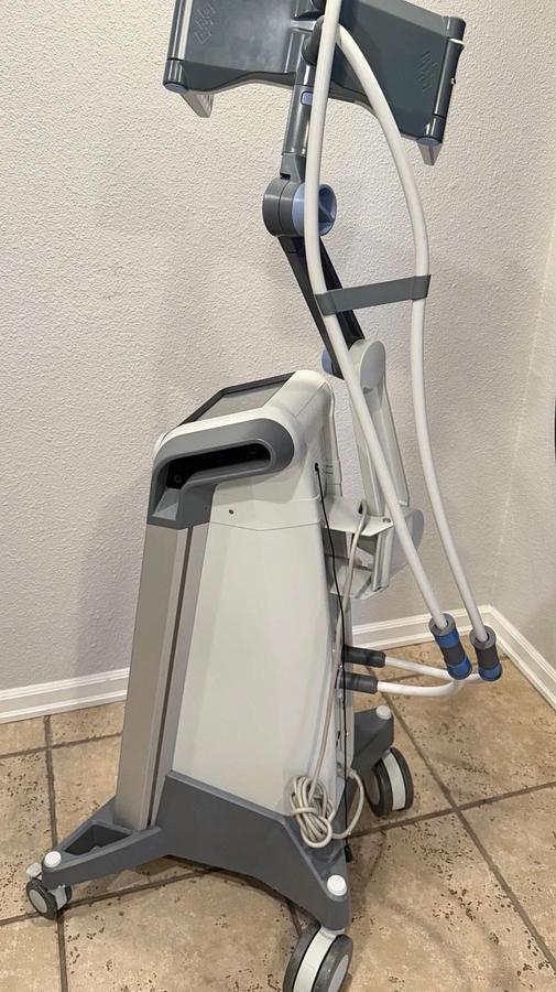 Used 2015  Vanquish ME(Maximum Energy) RF System w/ Abdomen and Thigh Applicator