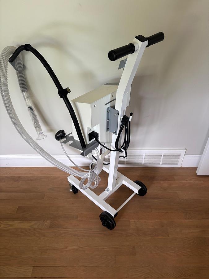 Used Acuderm Acu-Evac IE Surgical Smoke e-vac W/ Cart