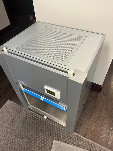 Used Care Joy Laminar Flow Hood Air Flow Vd-650 Model 200W Electron Biological Vertical