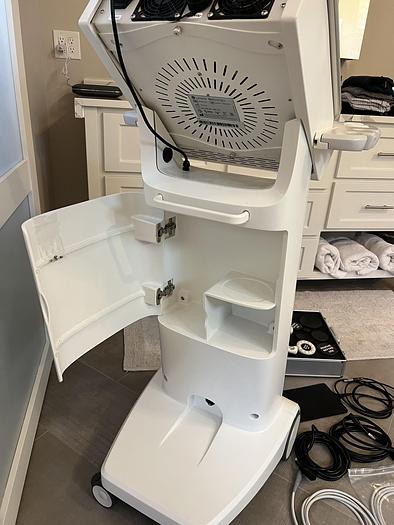 Used Lumenis NuEra Tight ~ 2019 ~ Three handpieces ~ Excellent condition ~ Warranty ~