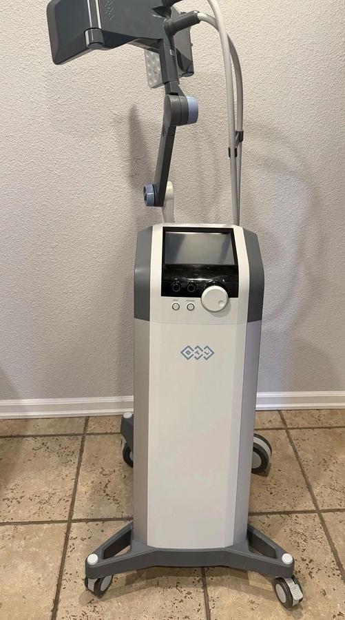 Used 2015  Vanquish ME(Maximum Energy) RF System w/ Abdomen and Thigh Applicator