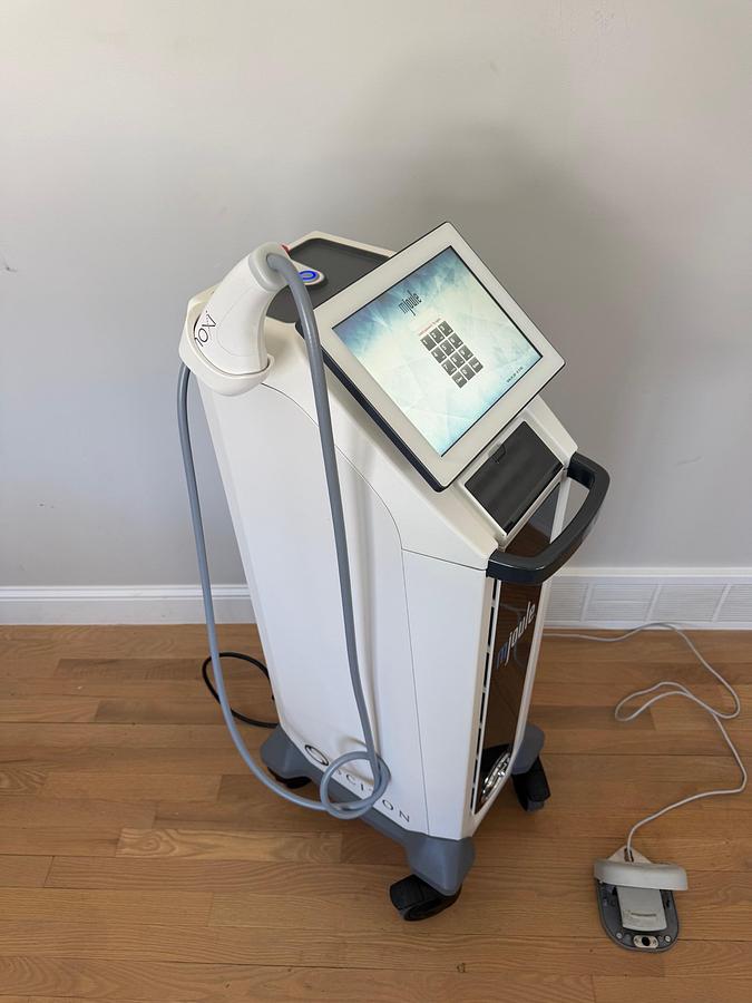 Used 2022 Sciton mJOULE w Moxie