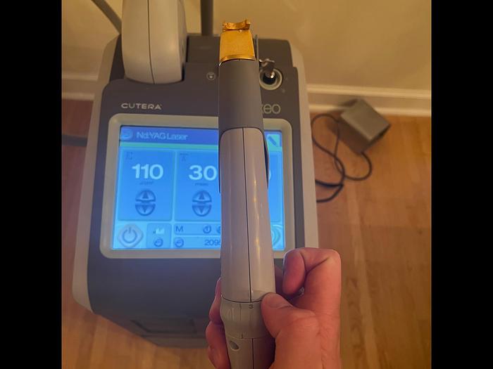 Used 2021 Cutera XEO w/ Full ND YAG and Limelight ~ Low use~ Warranty