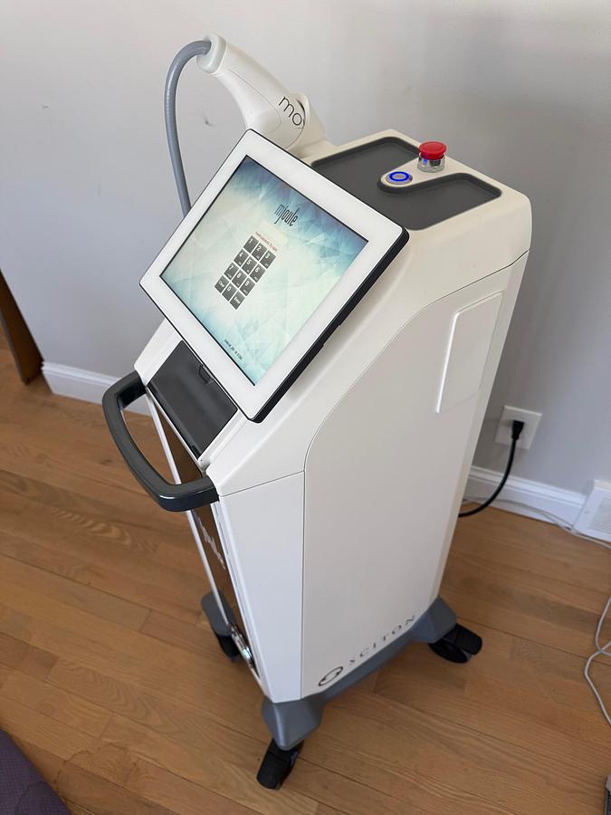 Used 2022 Sciton mJOULE w Moxie