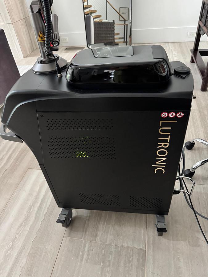 Used 2022 Lutronic Hollywood Spectra 532/585/650/1064 ND Tattoo Removal, Hollywood Facial