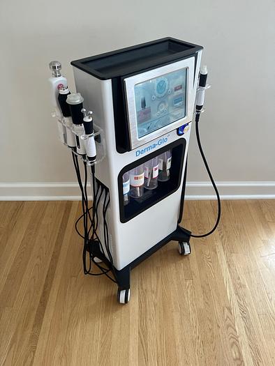 Used Derma-Glo 7 in 1 Alice Super Bubble Facial Hydra Machine