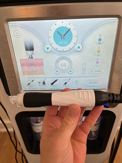 Used Derma-Glo 7 in 1 Alice Super Bubble Facial Hydra Machine