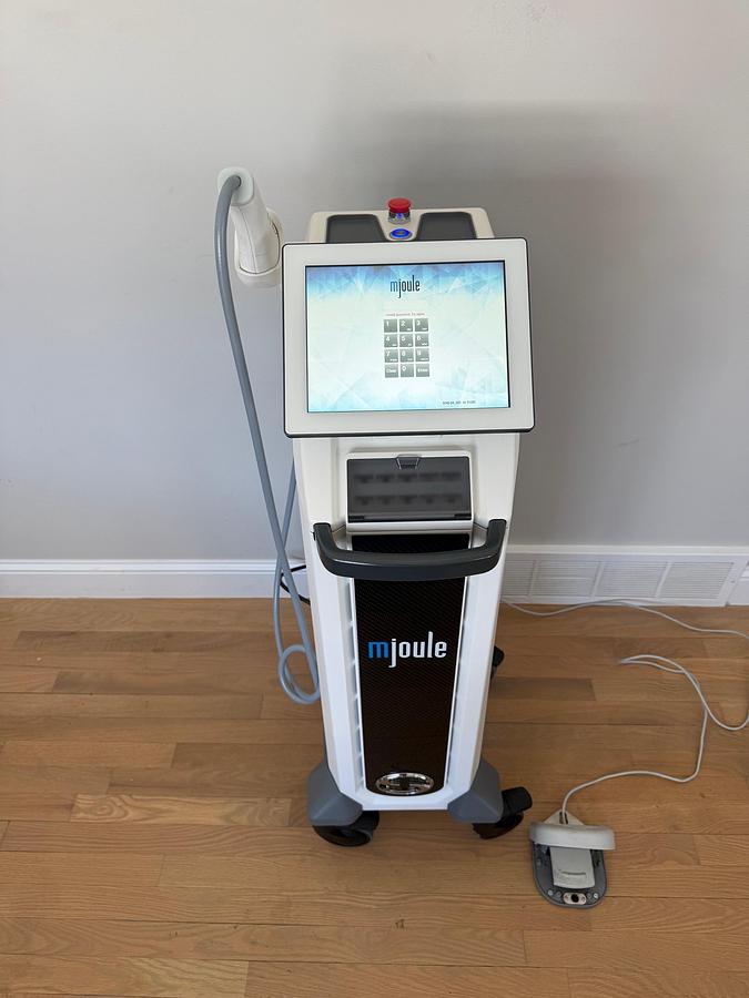 Used 2022 Sciton mJOULE w Moxie