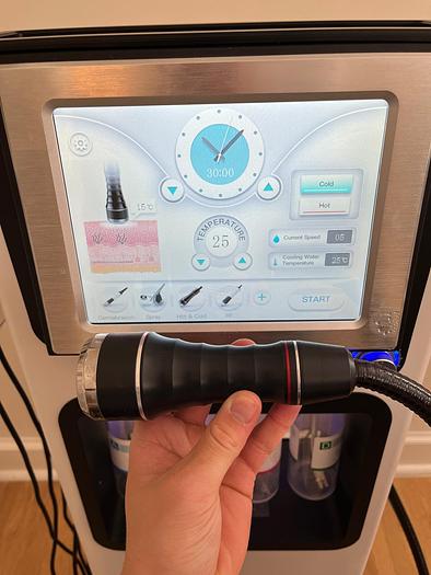 Used Derma-Glo 7 in 1 Alice Super Bubble Facial Hydra Machine