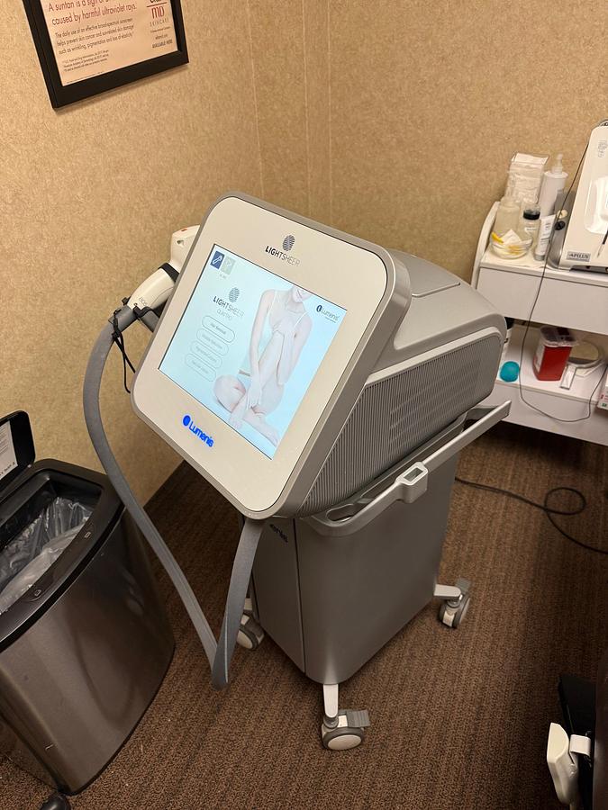 Used 2020 Lumenis Quattro with XC 805 and ET Hand Pieces, Hair removal, Pigmented Lesions, Vascular lesions