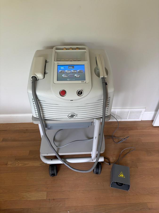 Used 2019 Sciton BBLs w/ Forever Clear & Forever Young ~ Excellent condition ~ Warranty ~ Single Owner ~