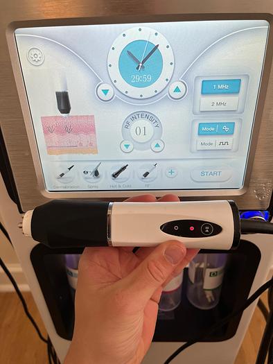 Used Derma-Glo 7 in 1 Alice Super Bubble Facial Hydra Machine