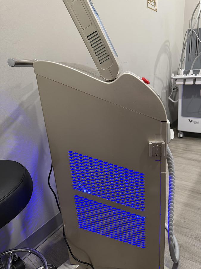 Used 2018 Alma Soprano ICE Hair removal Laser 810 Diode