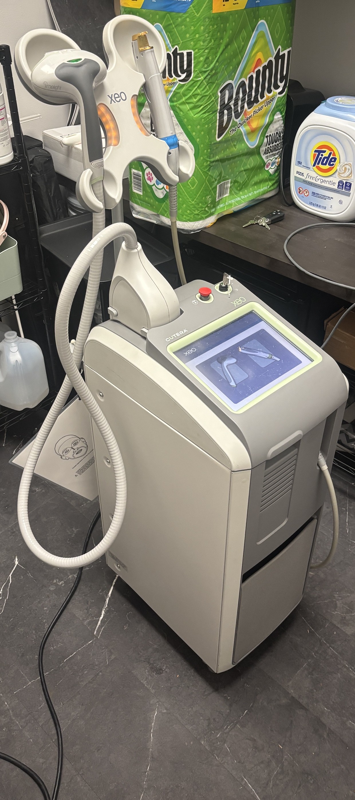 Used 2021 Cutera XEO w/ Full ND YAG and Limelight, Laser Genesis