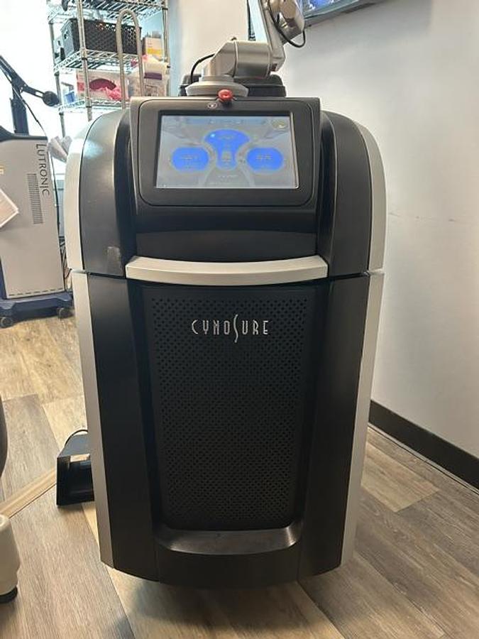 Used 2015 Cynosure PicoSure Laser 755 nm Tattoo removal Wrinkles Acne scars