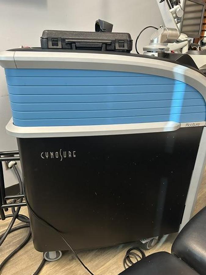 Used 2015 Cynosure PicoSure Laser 755 nm Tattoo removal Wrinkles Acne scars