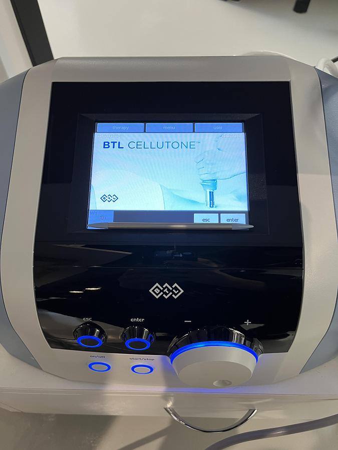 Used 2023 BTL Aesthetics Cellutone