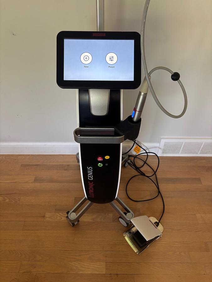 Used 2019 Lutronic Genius RF Microneedling W/ GeniusM HP ~ Very low shots ~ Warranty ~