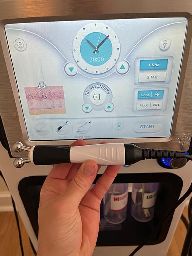 Used Derma-Glo 7 in 1 Alice Super Bubble Facial Hydra Machine