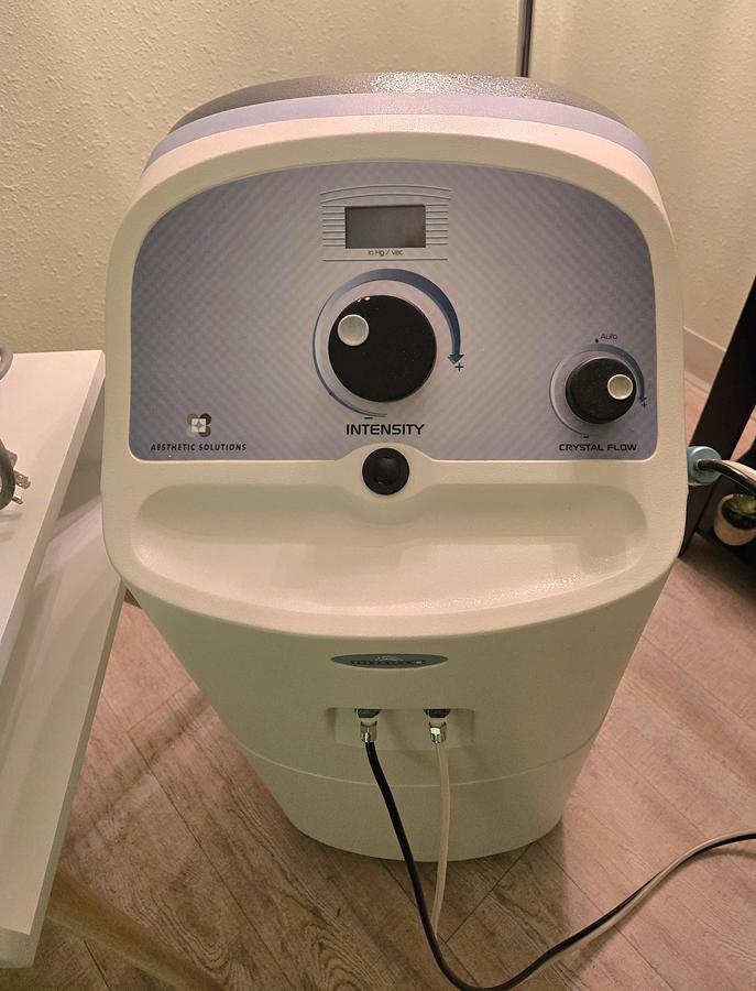 Used Aesthetic Solutions Dermaglow ll ~ Low hours ~ Excellent condition ~ Warranty ~