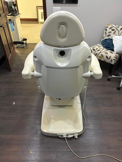 Used SkinAct Electric Beauty Bed ~ Fully Operational ~