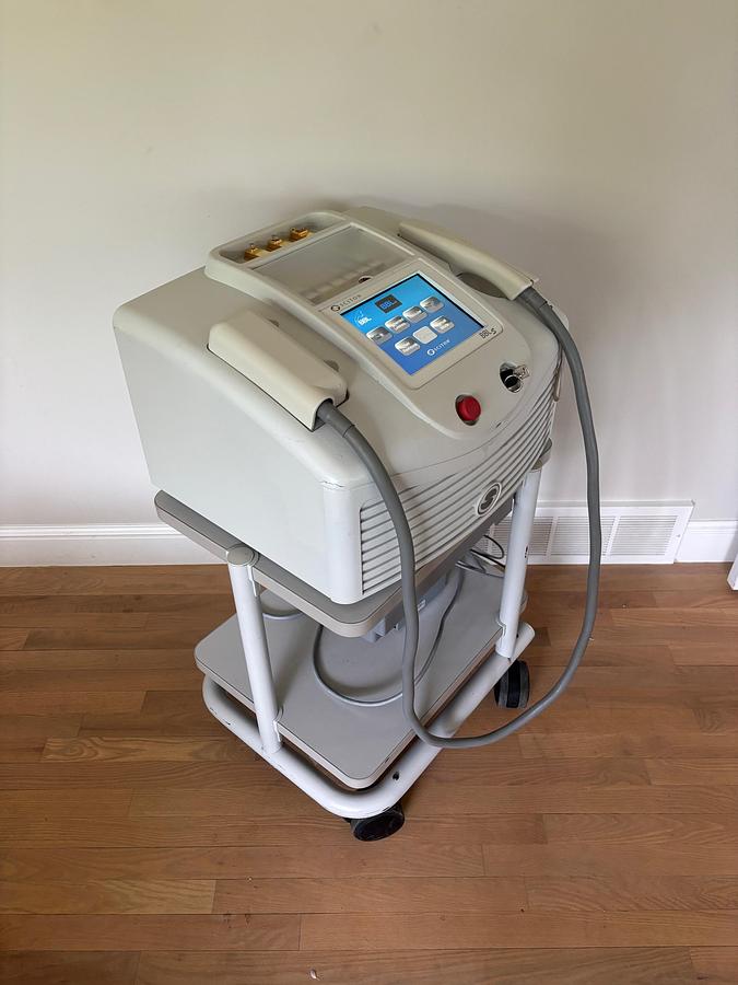 Used 2019 Sciton BBLs w/ Forever Clear & Forever Young ~ Excellent condition ~ Warranty ~ Single Owner ~