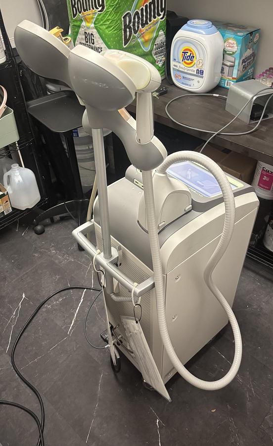 Used 2021 Cutera XEO w/ Full ND YAG and Limelight, Laser Genesis