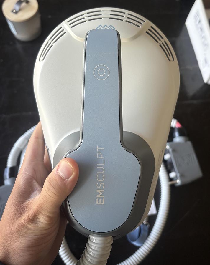 Used BTL Emsculpt Large set of Paddles + Chip card (1650 Minutes remaining)