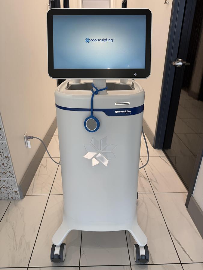Used 2023 Zeltiq Aesthetics CoolSculpting Elite with 7 Applicators