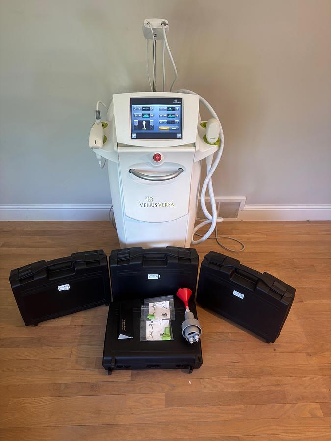 Used 2017 Venus Concepts Versa w/ 6 Hand pieces, Viva, Diamond, Octipolar, Hair removal, Skin Rejuvenation