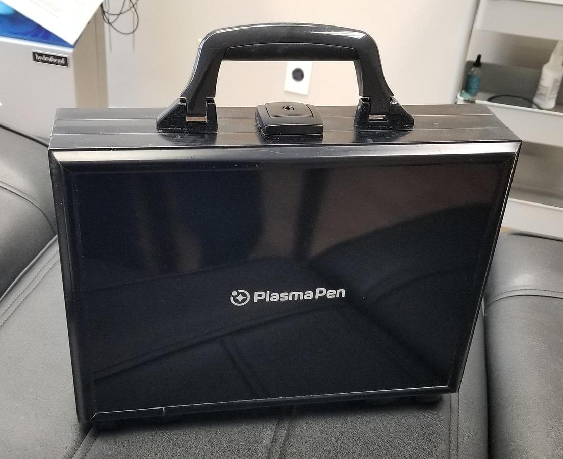 Used Plasma Pen by Louise Walsh Classic ~ Warranty ~ Includes 8 new serums ~ 