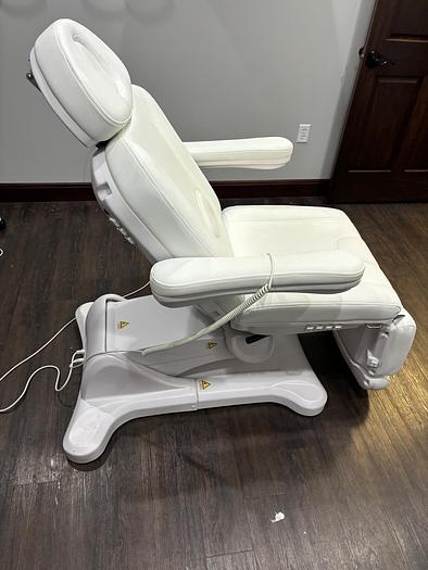 Used SkinAct Electric Beauty Bed ~ Fully Operational ~