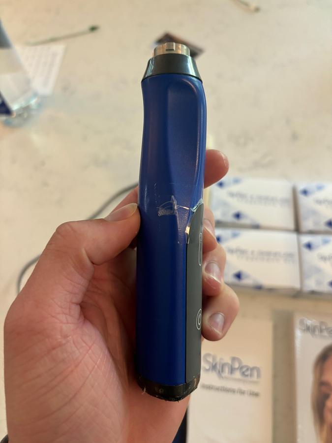 Used SkinPen + SkinFuse Skin Precisison Pen ~ w/ 4 treatmwnt kits, manual, treatment brochures ~