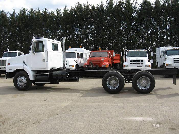 Used 1999 Volvo WG-64-T- Stock #: 8560