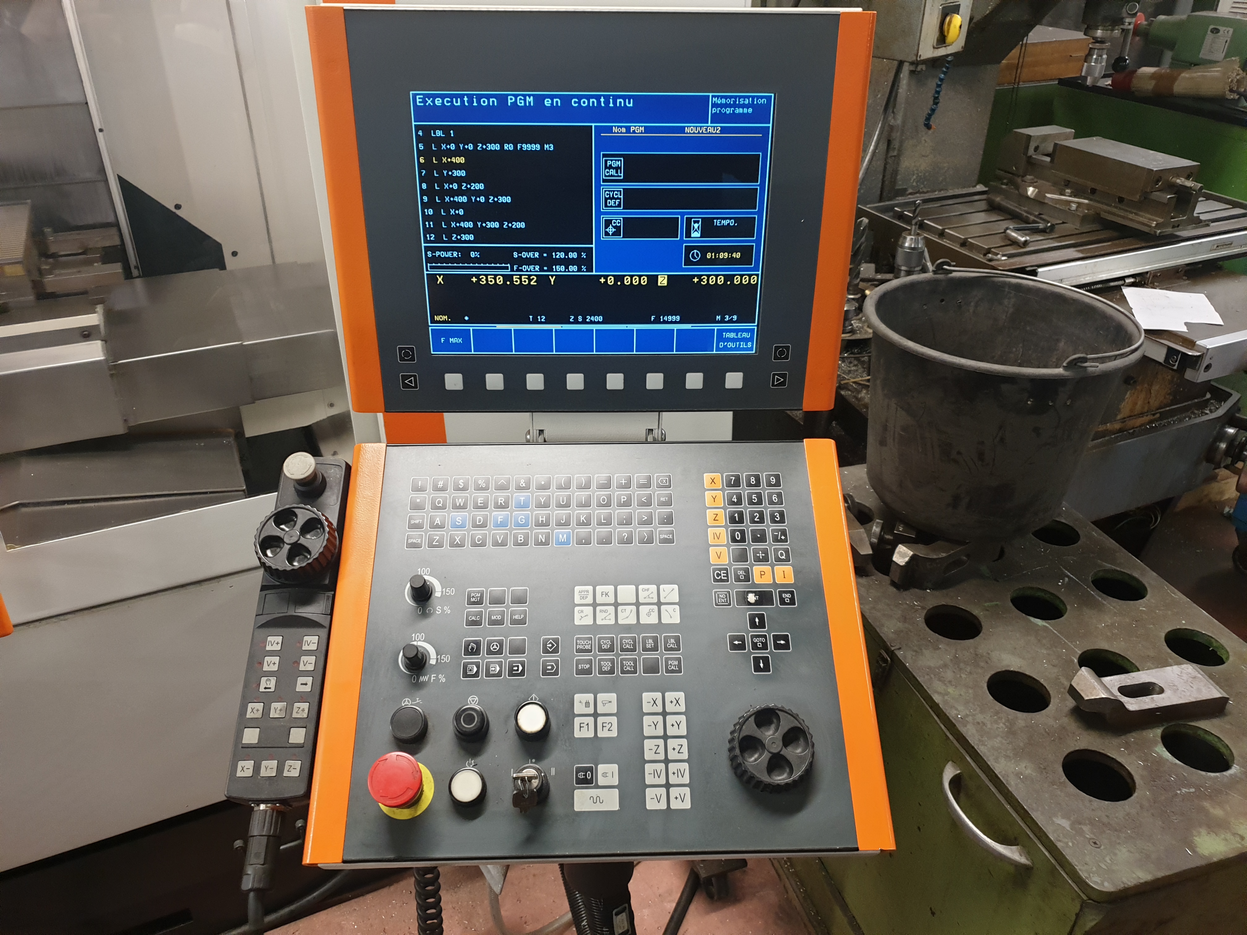 Gebruikt 2002 Mikron VCE 600 Pro