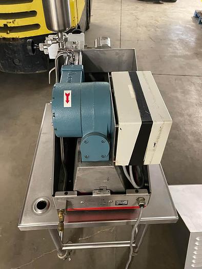 Used APV SYSTEMS 1000 Series 2-Stage Lab Series Homogenizer