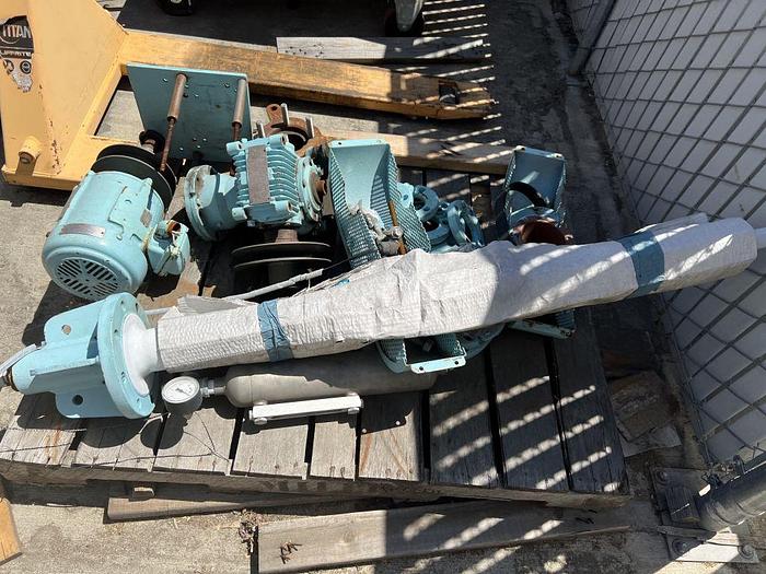 Used Reactor, 100 Gallon, Glass Lined, De Dietrich, 150 PSI, Jacketed, Agitated #S744731