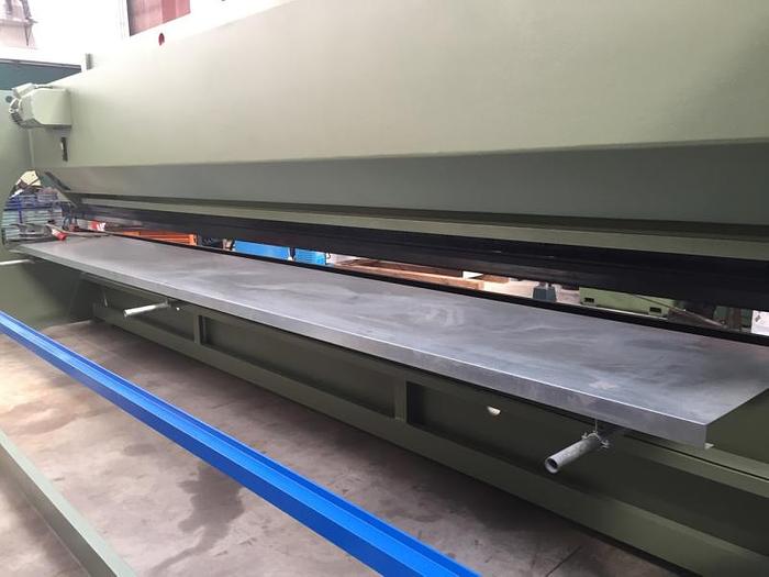 Usato PIEGATRICE M.RIBOLDI IDRAULICA 8050 X 50 TON