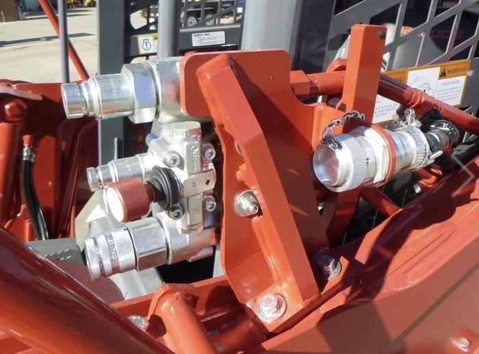 Used 2022 Takeuchi TL6R