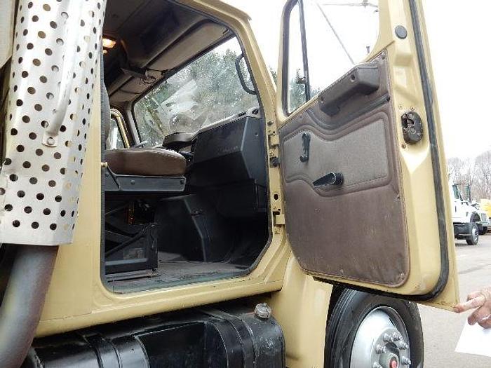 Used 1998 International 4900