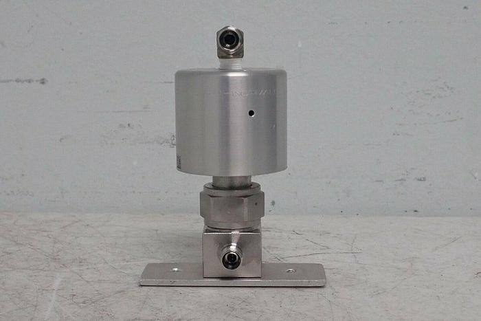 Used Swagelok SS-HBS4-C Nupro Normally Closed Valve