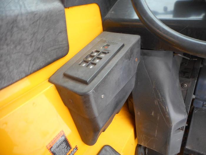 Used 2006 Mack LE613- Stock #: 4977