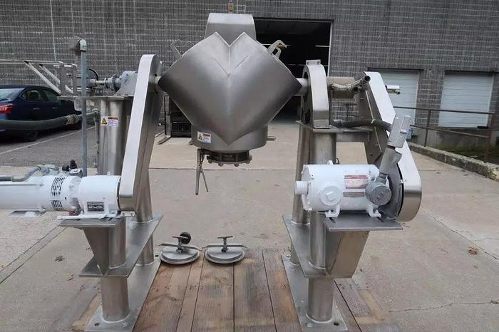 Used 1 CU. FT. PATTERSON KELLEY (P-K) TWIN SHELL VACUUM DRYER/BLENDER - 316 S/S - JACKETED