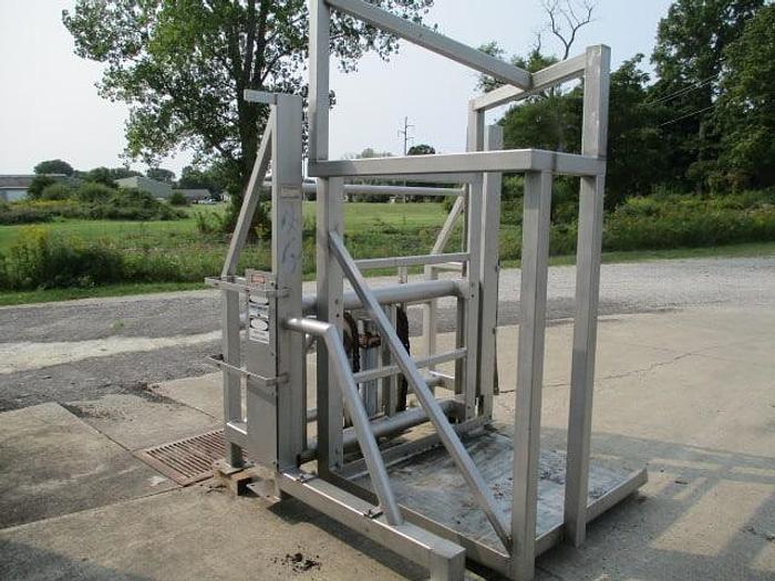 Used RMF Side-Load Pallet Lift; Md#100