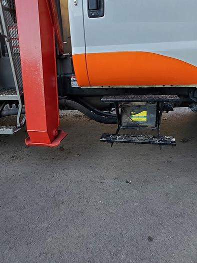 Used 2001 Ford F750 Terex BT3400 Crane Truck - M74771
