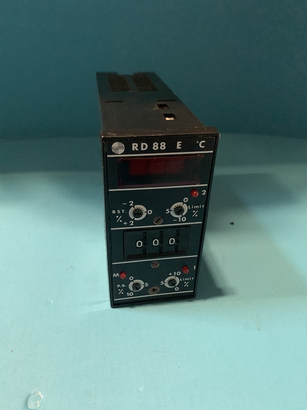 Used temperature regulator gefran rd88e