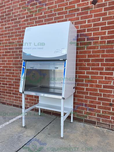 Used Labconco  322391101 Cell Logic+ Class II Type A2 Biosafety Cabinet w/ Temp Zone