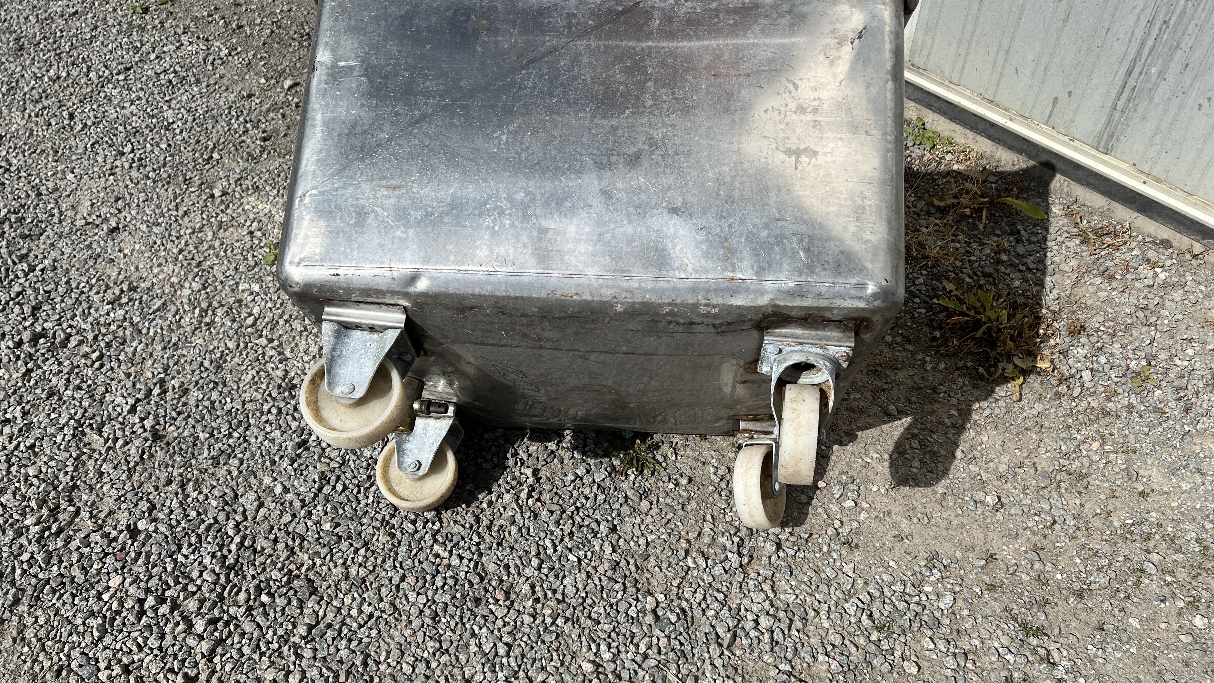 Used  Balja med dränering 200liter